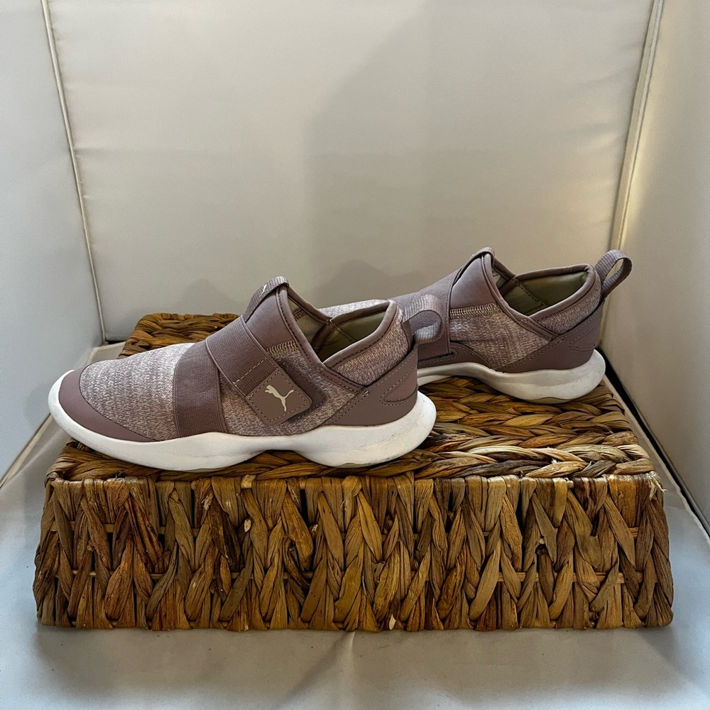 Puma Dare AC Womens Sz 7